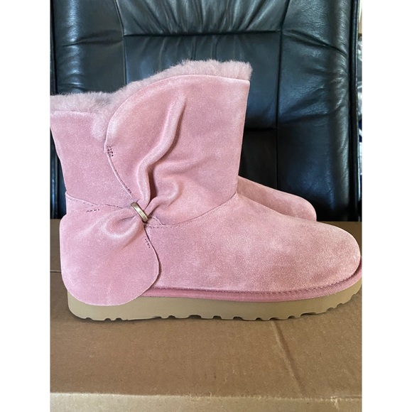UGG Pink Twisted Bow  Boots - Picture 1 of 4
